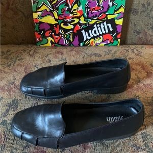 Judith Black Leather Shoes.  Size 10.   Comfortable!   Never worn in box